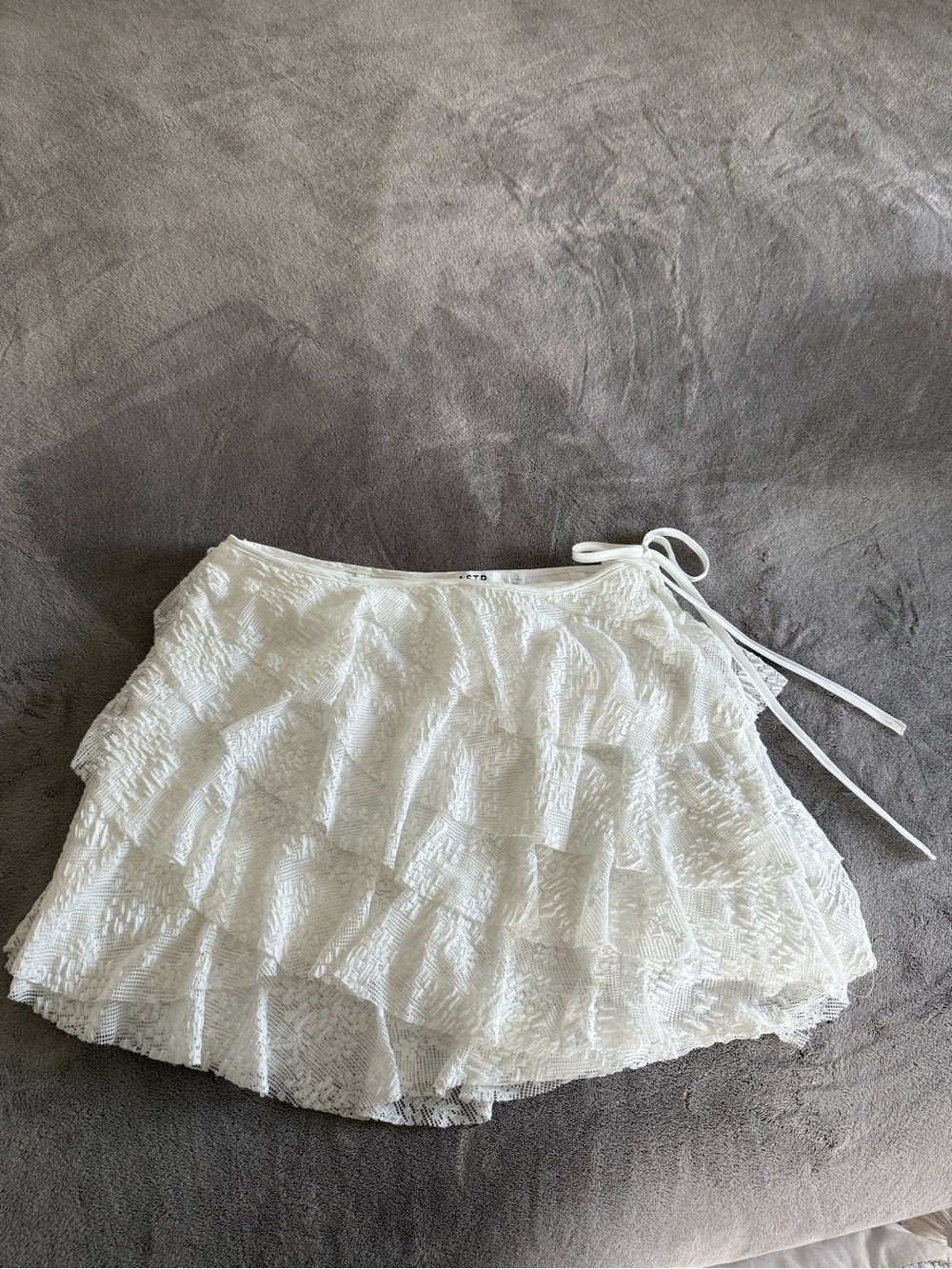 Astr White Tiered Ruffle Mini Skirt